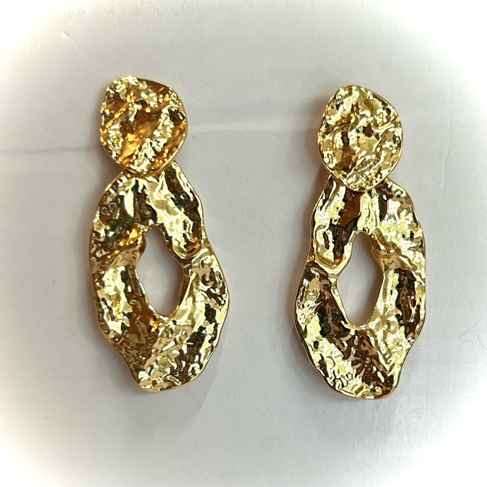⭐️ Gold Earrings